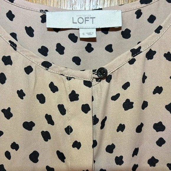 Loft Animal Print Hidden Button Front Blouse Puff Sleeve Pleated Back Size S - Picture 2 of 8